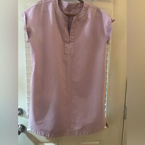 Vineyard Vines purple and white dress. Super cute in great condition